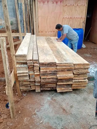 Tábua de Pinus 30cm Para obra - Madeira Fácil