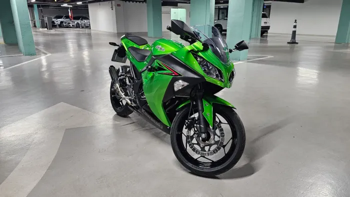 Kawasaki Ninja 300 - Impecável