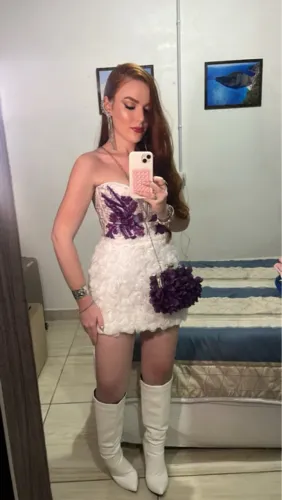 Look Completo Espartilho Saia e Bolsa