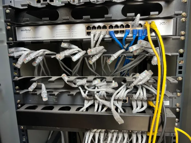 Switch Intelbras com chipera mais de 150 Portas Gigabit Ethernet
