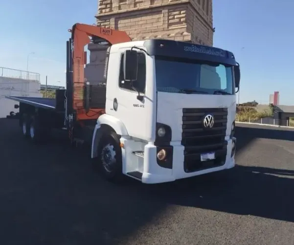 Vw 24.250 carroceria munk 6x2 ano 2011