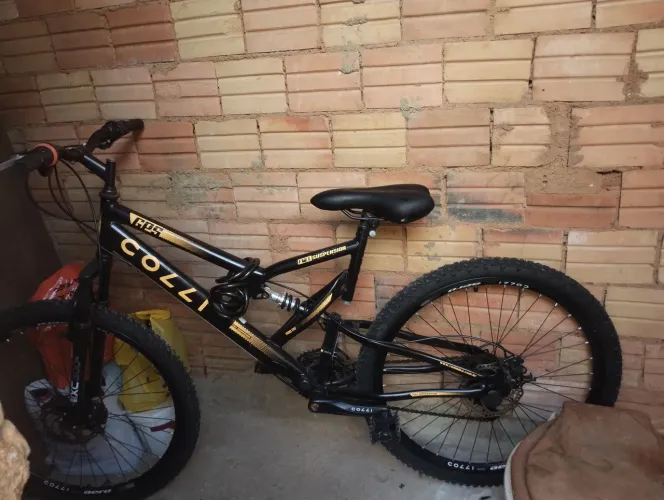 Vendo bicicleta Colli ( Pró Aro 26)