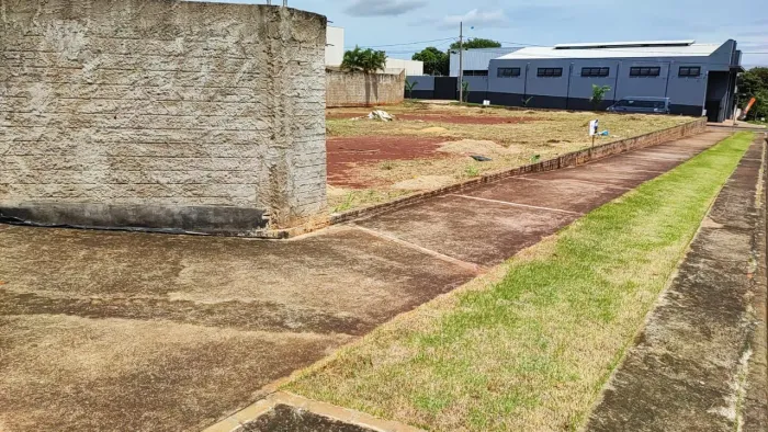 Terrenos comerciais, jardim Araucária..