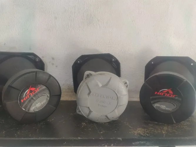 Cornetas para som automotivo