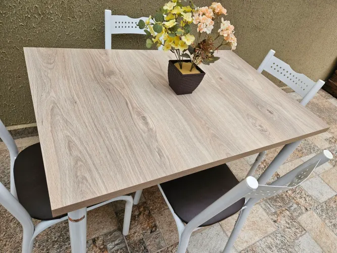 Mesa com 4 cadeiras, Entrego também!!
