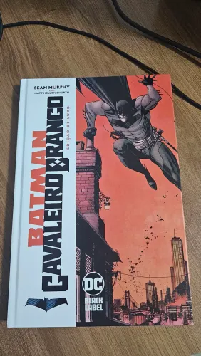 Batman Cavaleiro Branco edição de luxo Panini Sean Murphy