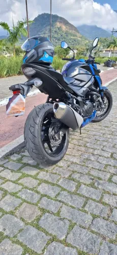Moto muito nova nunca caiu