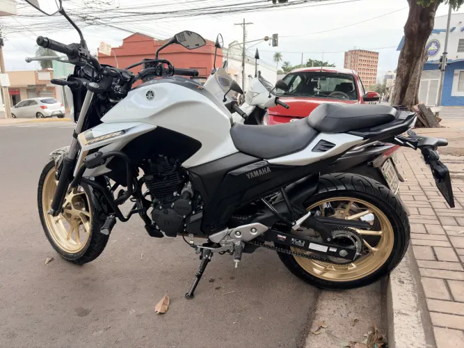 Fazer 250 conect 2025 branca