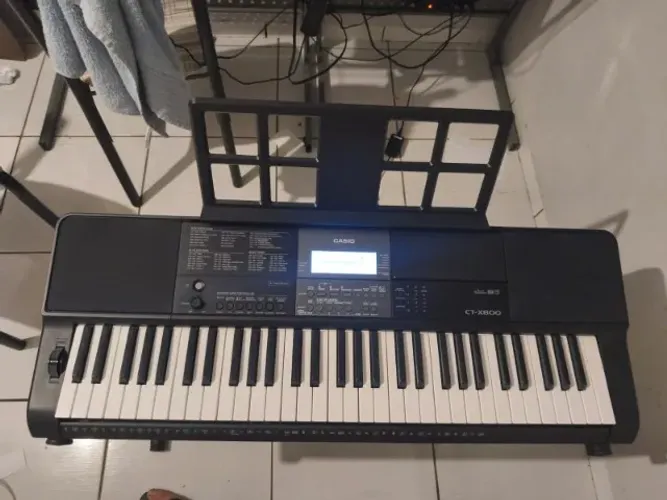 Casio CT-X800 + Suporte, Pedal, Bag