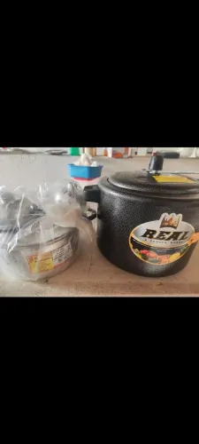 Panela de pressão e cuscuzeira Novas