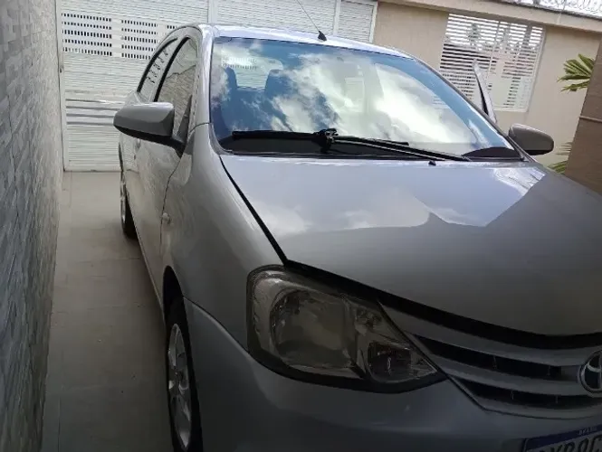 Toyota Etios X 1.3 Flex 16V 5P Mec. 2014
