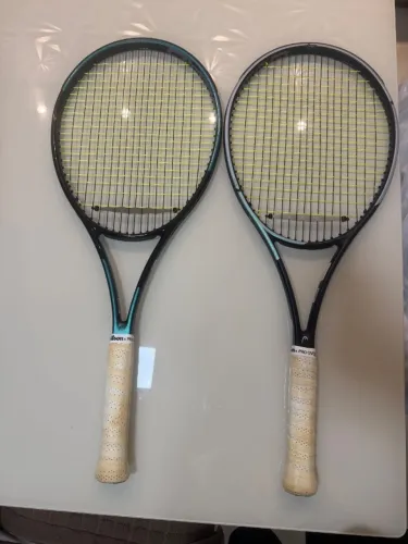 2 Raquetes de Tênis Gravity Pro Usadas