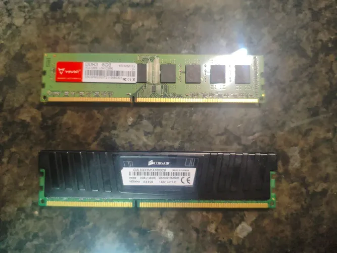 Dois pente de memória ram ddr3 de 8gb