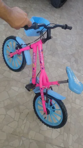 Vendo Bicicleta muito conservada..
