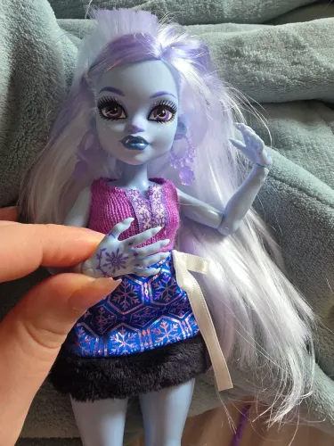 Abbey bominable monster high g3 self scare