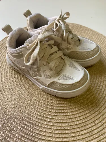 Tênis Infantil Calçado Lote Bazar Branco e Off-White TAM. 27