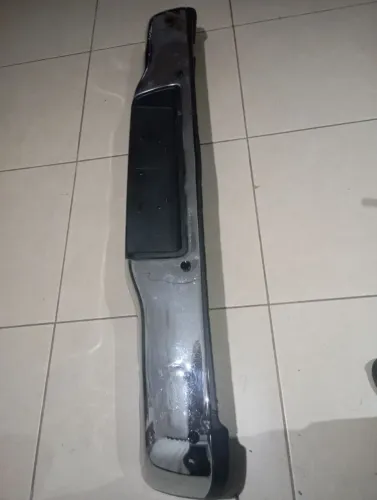 Para-choque traseiro da Hilux 2006 com sensor