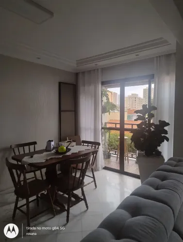 Mesa 1,20 x 0,90 madeira maciça + 4 cadeiras