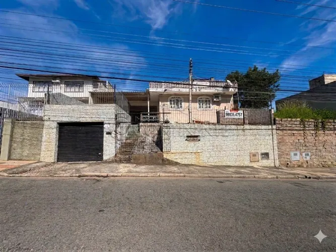 CASA - TERRENO DE 263m2 - ABRAÃO
