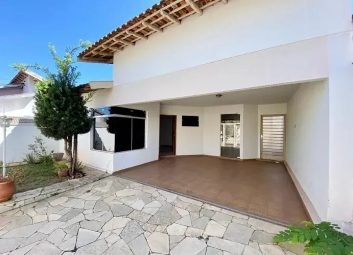 Locação: Casa Espaçosa de 200 m² no Bairro Boa Vista (Região Central)