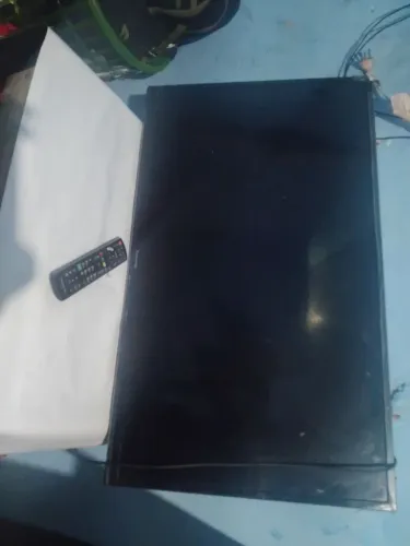 Vendo tv led de 43 poledas não é smart valor 300