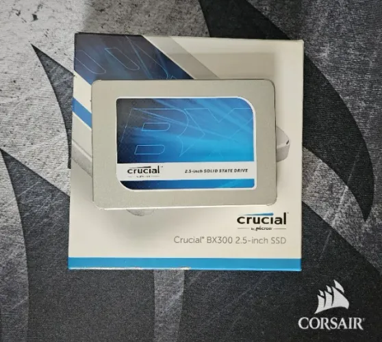 SSD Crucial BX300 120GB Sata III 6Gb/s, 555 MB/s - 510 MB/s leitura/escrita.