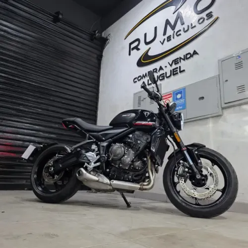 Triumph Trident 660 -2026 c/ 6.000KM + de R$3.000 em acessorios e garantia até 02/2028