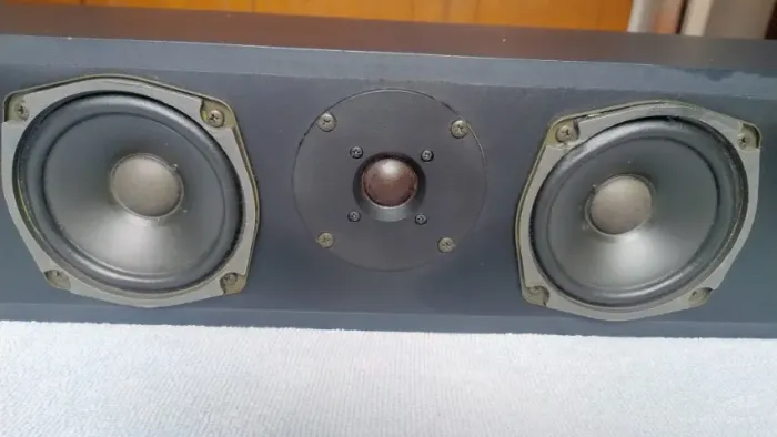Caixa Central Yamaha NS-C150 Made in Malaysia