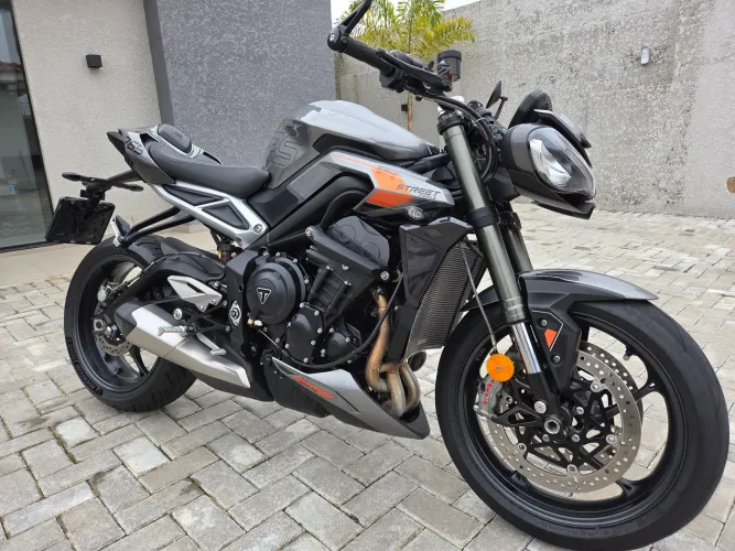 Triumph Street Triple 765 RS 2023