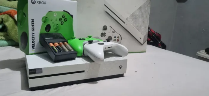 Somente venda X box one s 500gb