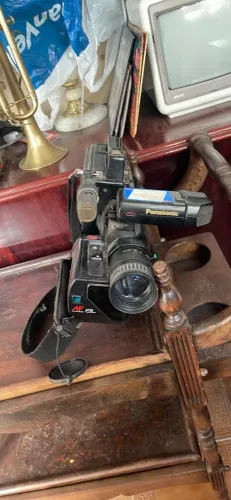 Câmera Filmadora Panasonic VHS OmniMovie AE x8 - Vintage / Colecionador - NÃO TESTADA