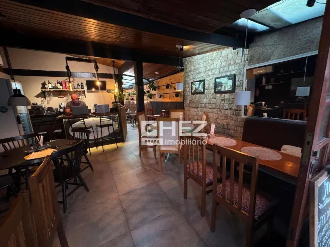 Ponto Comercial com Apartamento no Polo Gastronômico de Cabo Frio