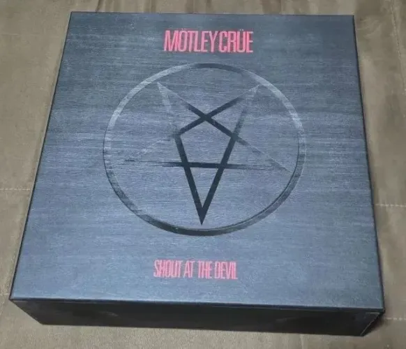 Motley Crue Shout At The Devil Box 40o Aniversário CD/Vinil LP