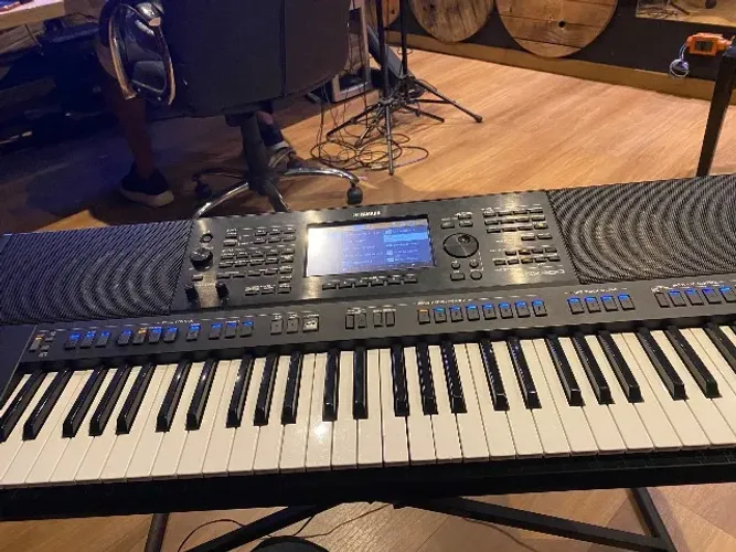 Teclado Yamaha sx900