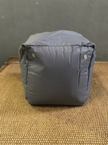Puff FOM Original Cubo- Indoor/Outdoor 40x40cm - Cinza Grafite