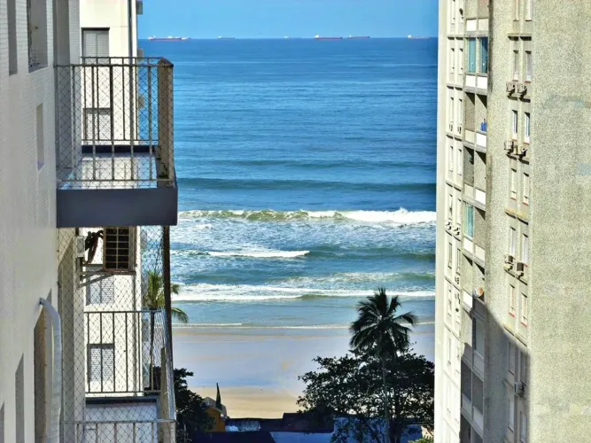APARTAMENTO NA PRAIA DA PITANGUEIRAS PARA VENDA - UMA QUADRA DO MAR - COM VAGA