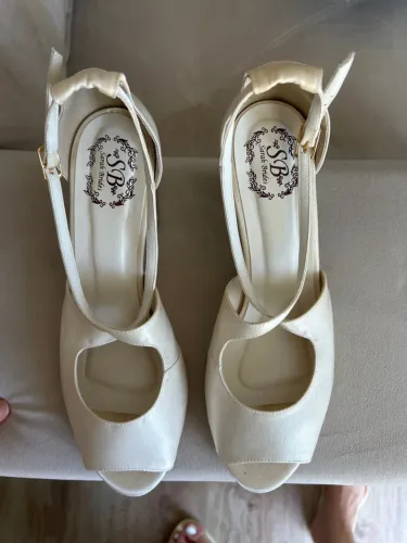 Sandália para casamento tam 38