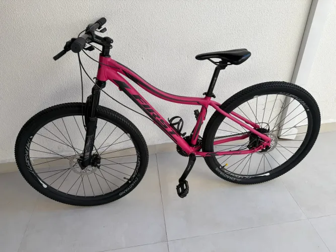 Bicicleta First Aro 29 Feminina - Freio a Disco - Excelente Estado