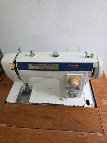 Máquina de costura Elgin revisada. Retro preço desapego 