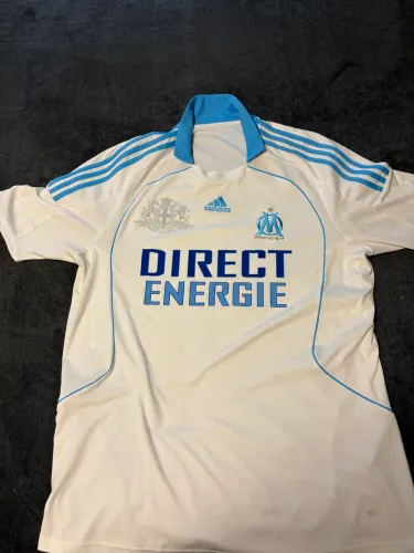 Olympique de Marseille, modelo "Home"  da temporada 2008/2009, fabricada pela Adidas.