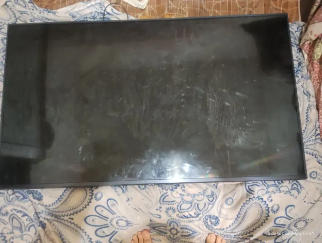 Tv LG defeito apenas pra usar peças !