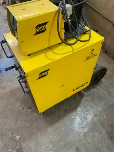 Máquina de solda Mig 320A Esab lab 320