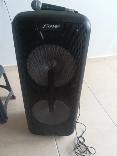 Caixa som aplicada fram