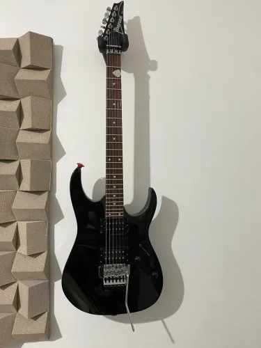 Guitarra Ibanez RG 220 captadores Gibson 490 e 500