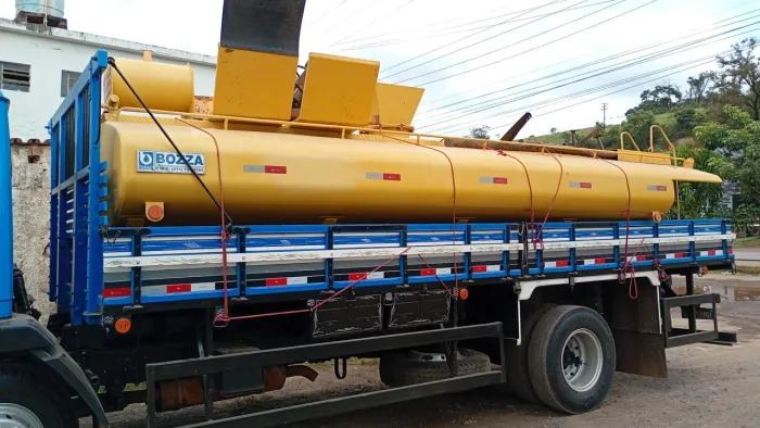 Vendo tanque de caminhão pipa e carroceria