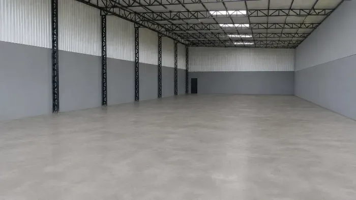 PARQUE DAS LARANJEIRAS, ALUGO GALPAO NOVO COM 860M2
