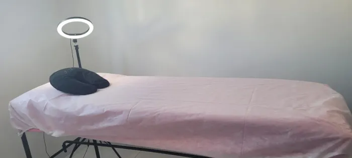 Maca, escadinha e luminaria