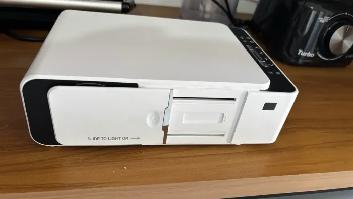 Projetor 2500 Lúmens Wifi Portátil Compacto Alta Resolução com Espelhamento HDMI USB LED