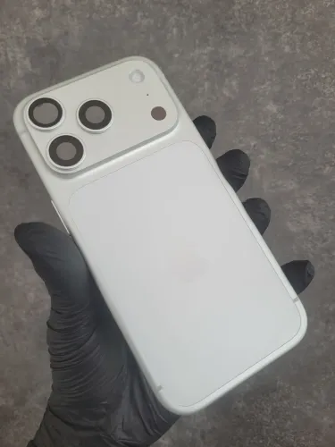 Carcaça Original iPhone 17 Pro Branca Completa Usada
