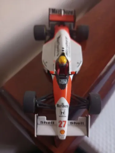 Miniatura McLaren 1990 - Ayrton Senna - 1/43 - Usada